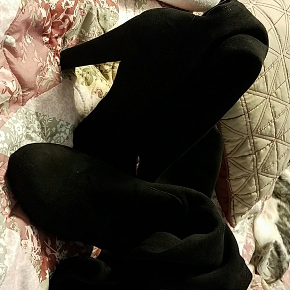 Boots - Picture 2 of 4